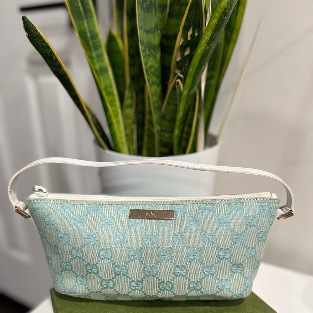 Authentic Gucci Pochette Handbag